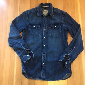 Men’s Levi’s denim button up